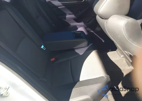 2018 Honda Accord Sport z USA, uszkodzony, nr VIN 1HGCV1F32JA230755